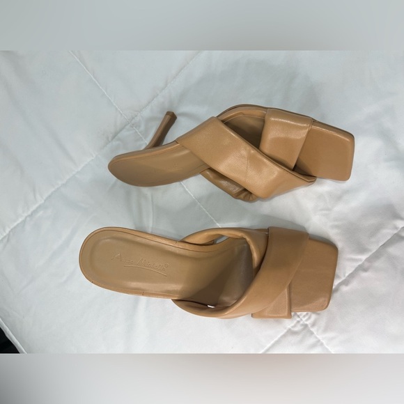 Anne Michelle Camel Heeled Sandals size 7.5 - Picture 9 of 10